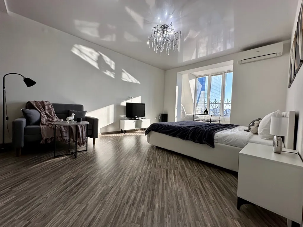 Панорамные апартаменты в центре города c видом на отель Мarriott