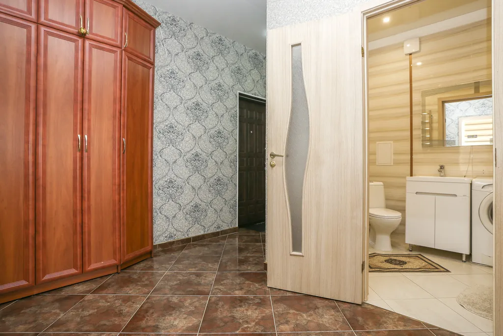 Светлая двухкомнатная квартира в тихом зелёном районе