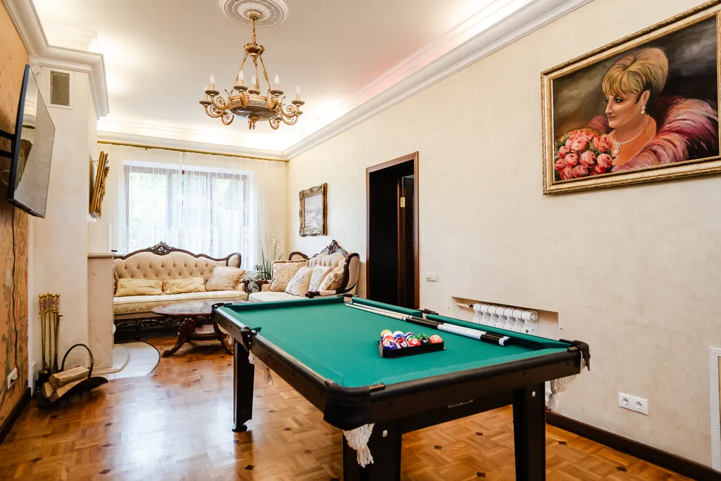 Дом с бассейном и сауной