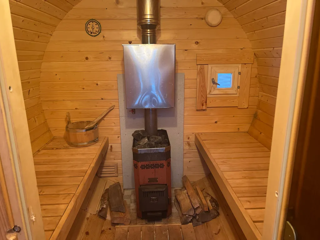 Бунгало Эко Premium из дерева с бассейном