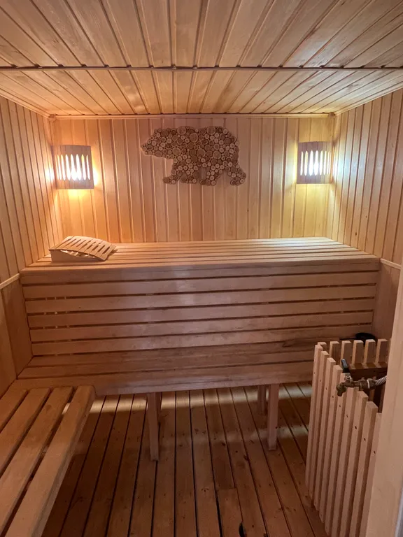 Дом в стиле Барнхаус на берегу реки Ока