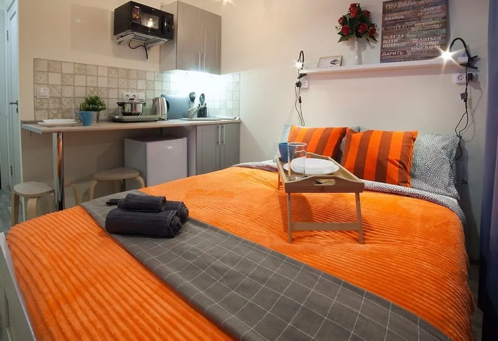 Студия на 2-х гостей возле метро «Красный проспект»