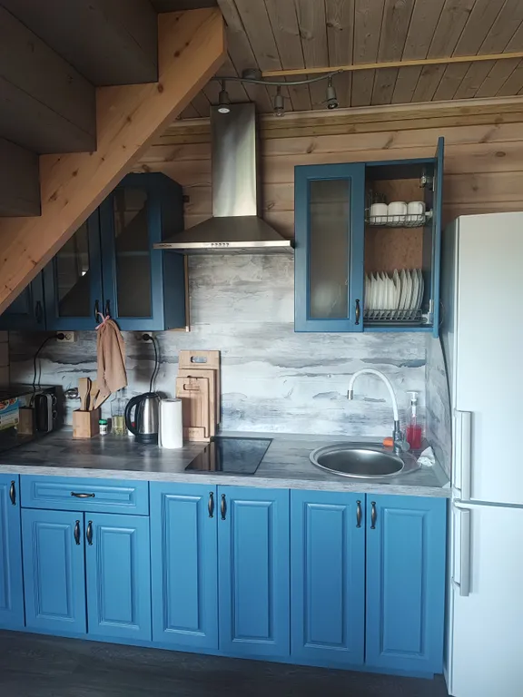 Просторный деревянный коттедж, половина дома 2 этажа 2П