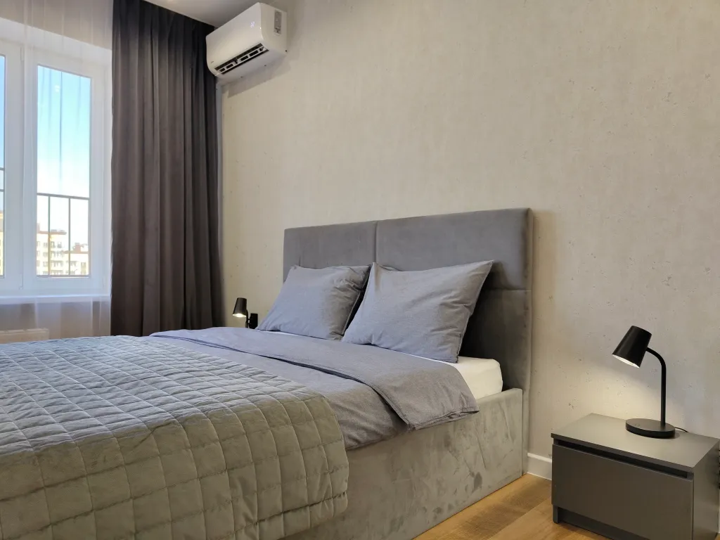 Стильная двухкомнатная квартира рядом с Экспоград-Юг