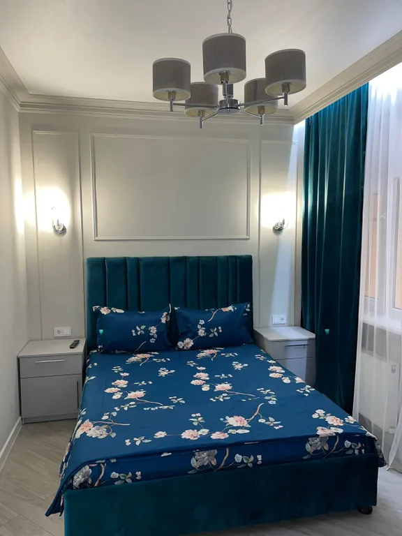 Квартира Дизайнерская квартира у моря с жёлтым диваном — Махачкала