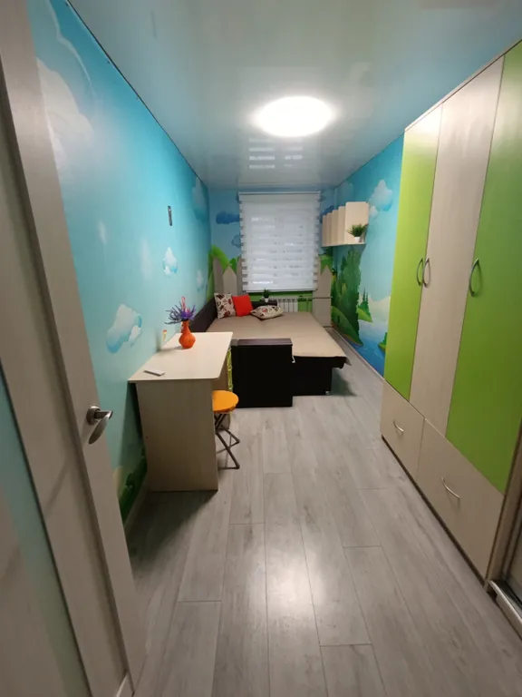 Трёхкомнатная квартира в центре  Приморского района