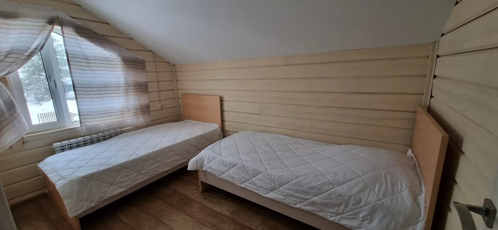 Дом по соседству с вотчиной Деда мороза