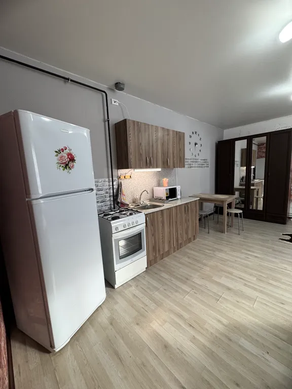 Коттедж Часть дома с отдельным входом у озер и леса, качели и мангал во дворе — Санкт-Петербург