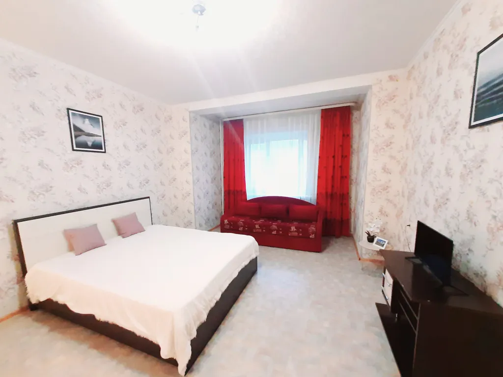 Уютная квартира в самом центре Сургута на проспекте Ленина 50