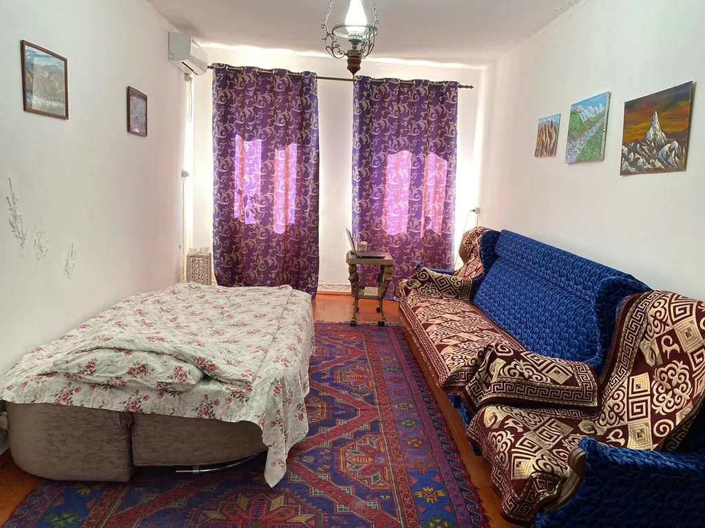 Дом на торговой площади с видом на крепость