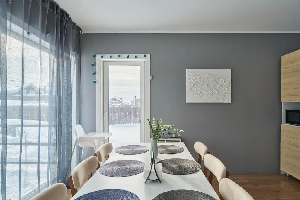 Коттедж Большой семейный дом с панорамными окнами у леса и озера — Семеновское