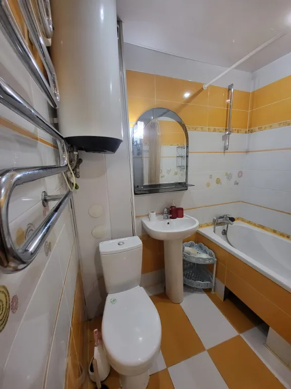 2-комнатная квартира, есть все необходимое для проживания