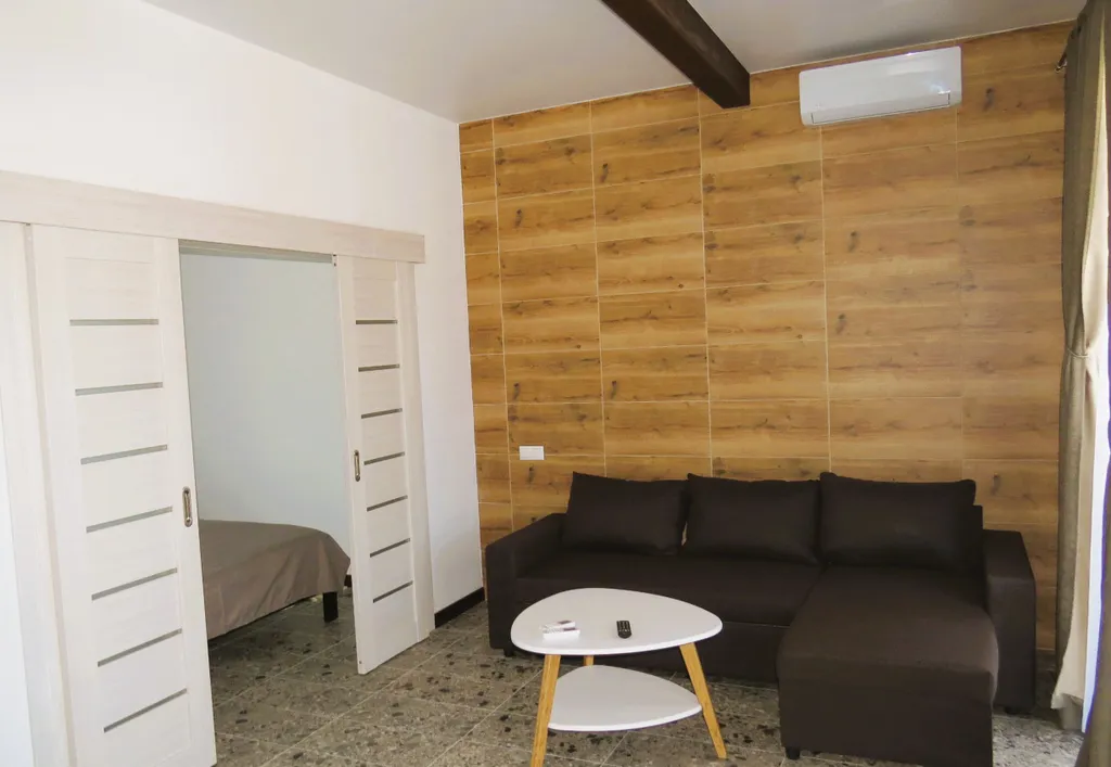 Квартира 2-комнатная Квартира — Кучугуры