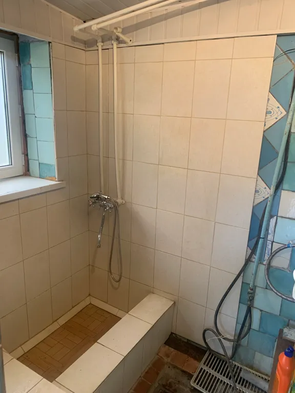 Деревенский дом, в восьми километрах от Каспийского моря