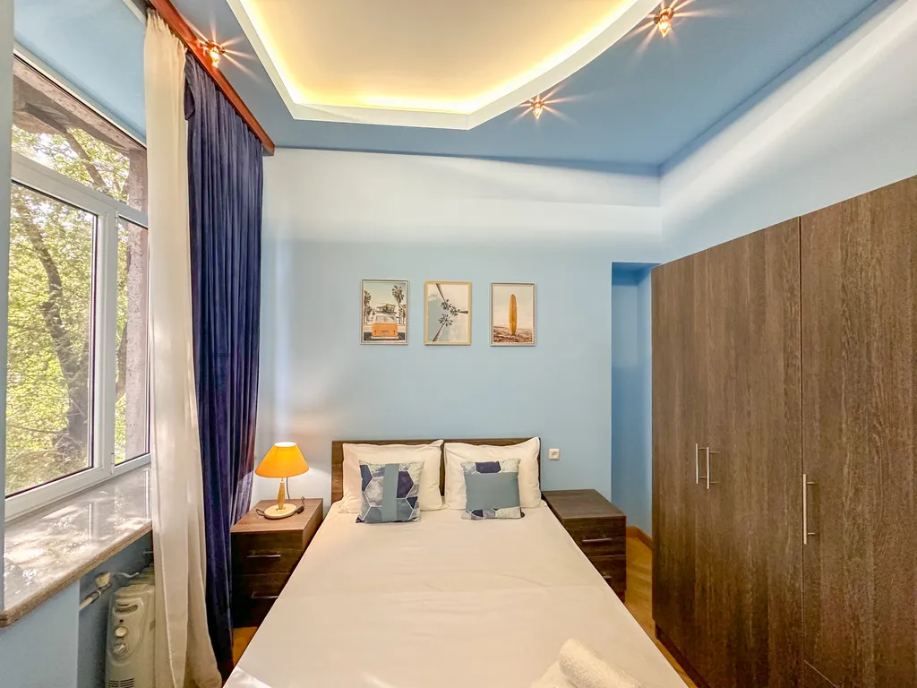 В центре под рукой все событие