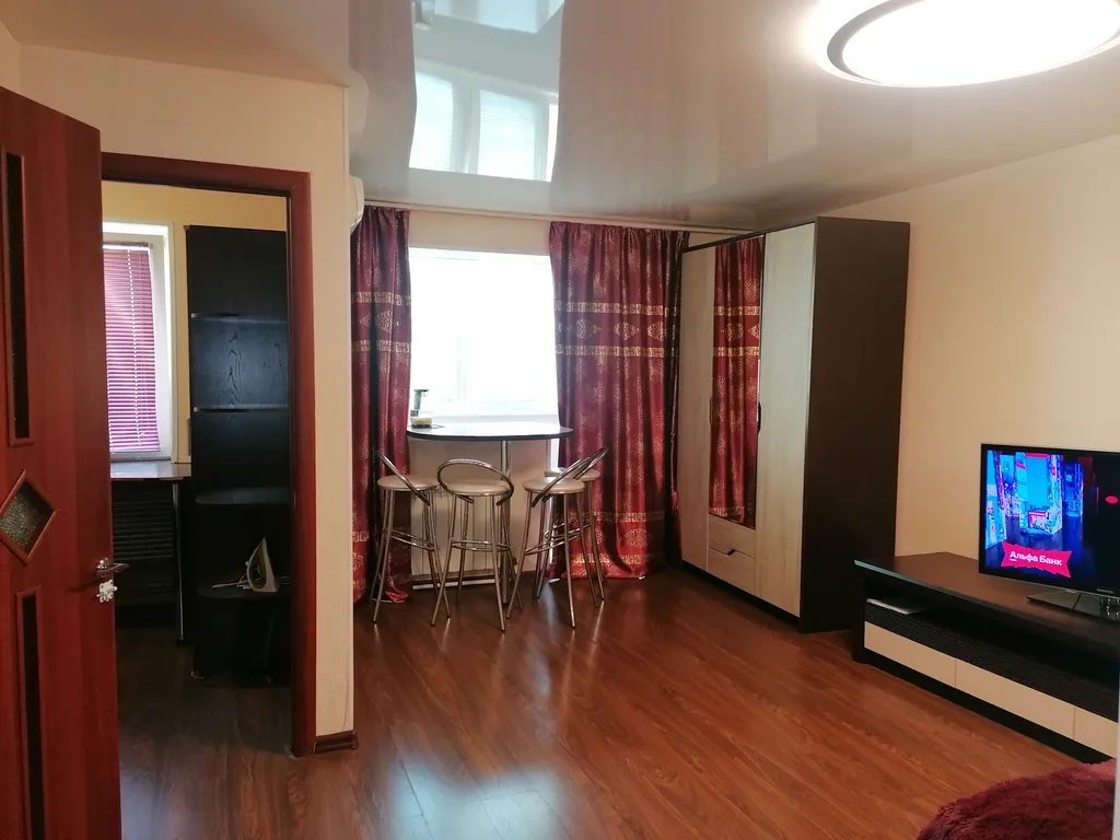 Квартира Дизайнерская однушка, море пешком, удобнейшая транспортная развязка — аренда посуточно в Владивосток