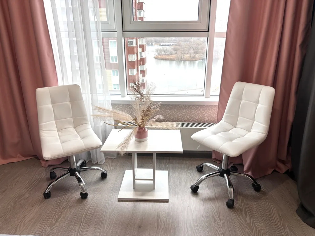 Студия с панорамными окнами на Свиягу