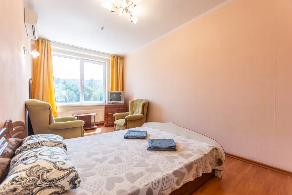 Квартира 2х комнатные апартаменты в 200 метрах от моря в центое Алушты — аренда посуточно в Алушта