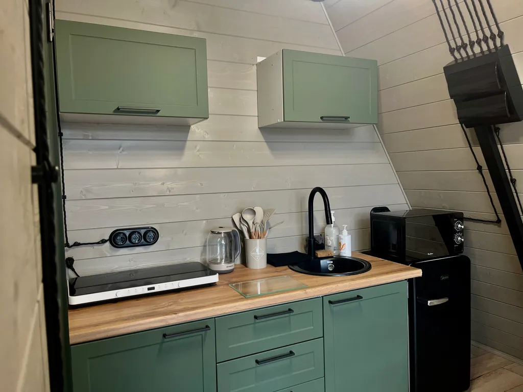 Домик у реки с банным чаном и сап-бордами