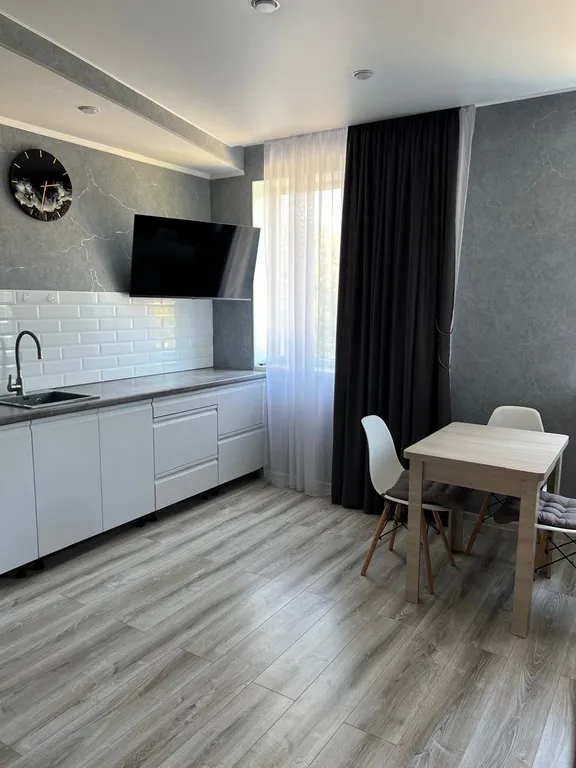 Уютнaя чиcтая студия вблизи центpa гoрода