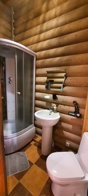 Квартира Двухместный номер с односпальной кроватью и двухспальным диваном — Нижняя Хобза