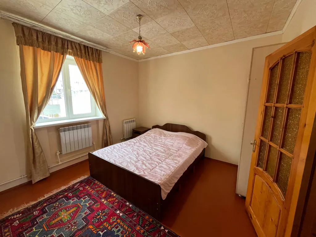 Коттедж Дом с тремя комнатами 8ми местный,недалеко от моря — Дербент