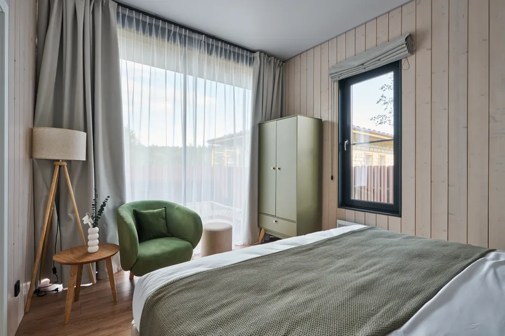 Домик у реки с камином, сауной и чаном