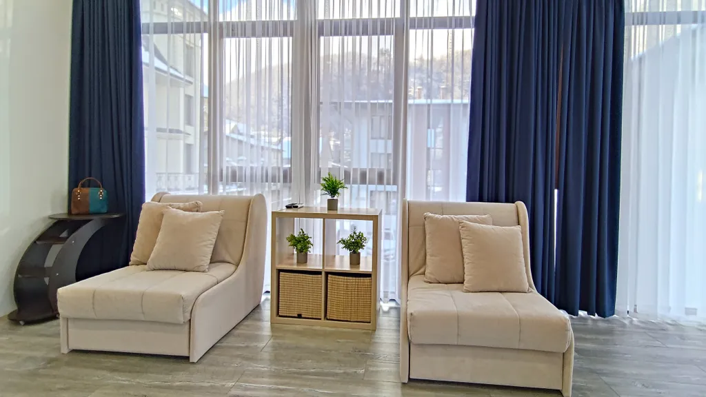 Панорамный апартамент-студия с роскошным видом на горы, в центре