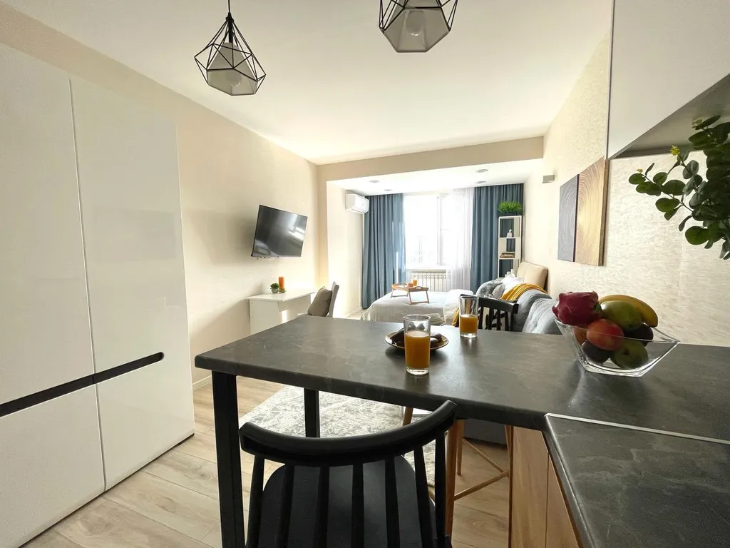 Студия День и Ночь с видом на горы