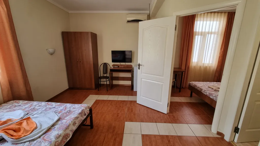 №1 двухкомнатный номер на 4-х человек