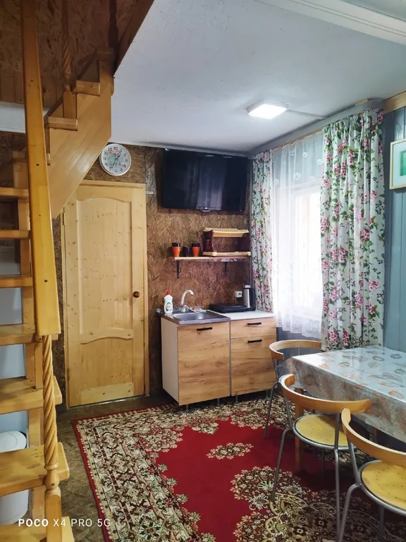 Романтик у реки