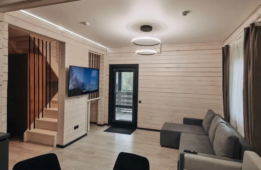 Малый коттедж с бассейном