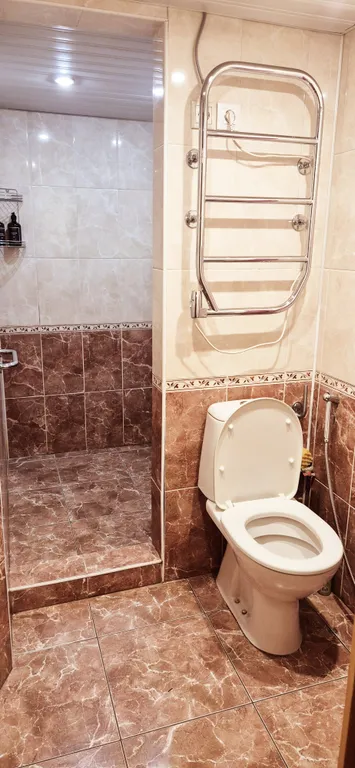 Дом у пруда