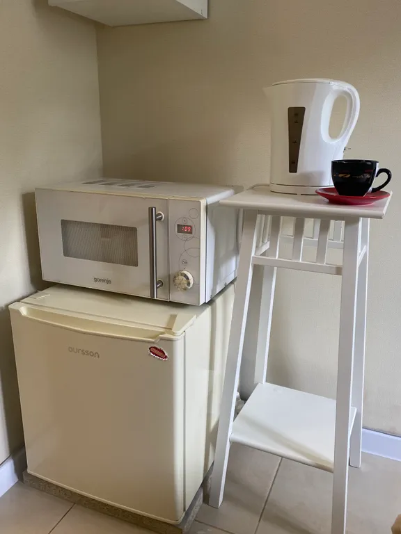 Маленькая студия рядом с лесом