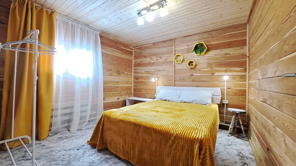 Двухэтажный мини-коттедж 8 — аренда посуточно в Катунь