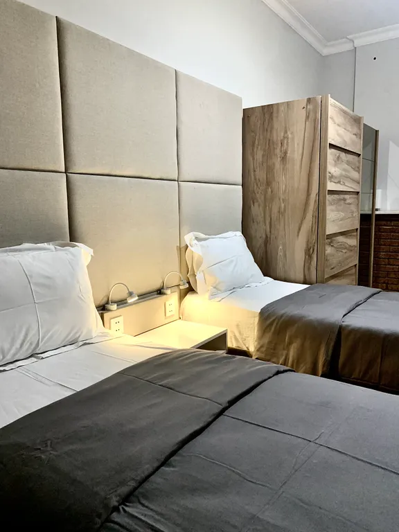 3-комнатная квартира рядом с метро и старым городом