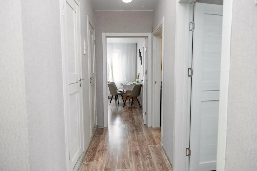 Просторная двухкомнатная квартира на берегу Енисея