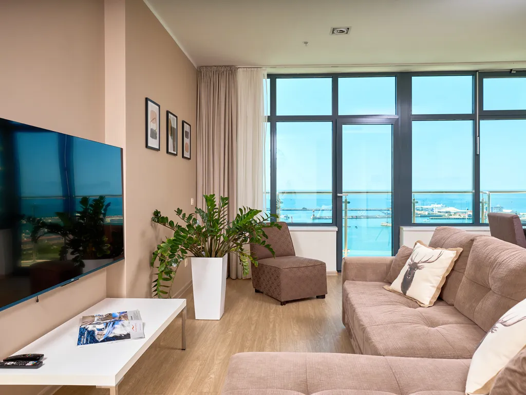 Брэвис Делюкс ЛаМар (3-х комнатные апартаменты) с панорамным видом на