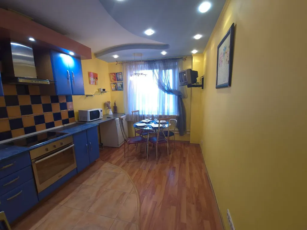 Уютная двушка рядом с центром и со станцией