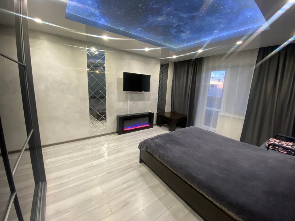 Дизайнерская 2к квартира с джакузи, камином и звездным небом в центре