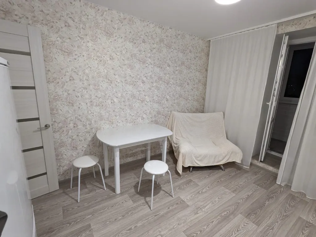 Квартира в Воронеже рядом с М4, на выезде. Чисто, есть постель.