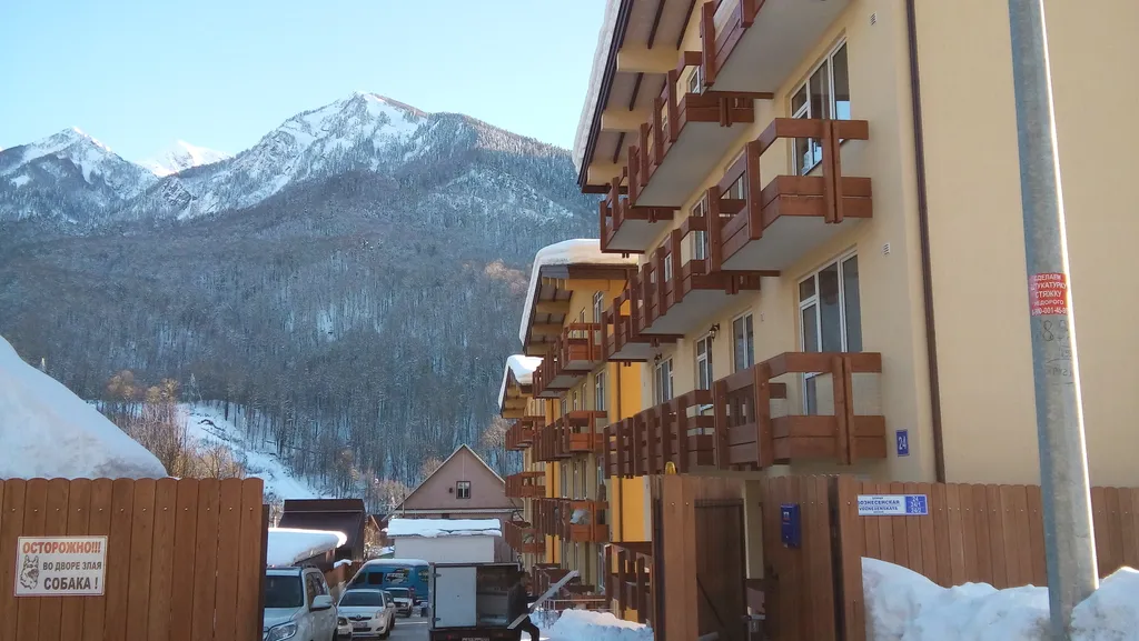 Студия с видом на Горы в центре