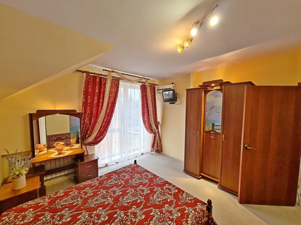 Коттедж у моря, детская площадка, бассейн,  костровая чаша, баттут.