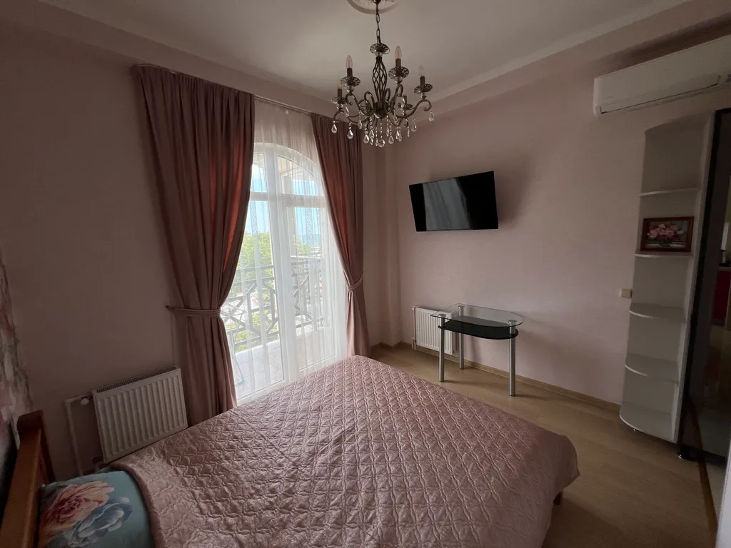 Шикарная квартира в центре города с видом на море