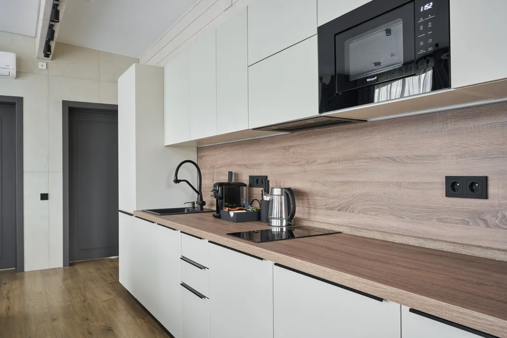 Просторный дом с сауной и камином в окружении леса и реки