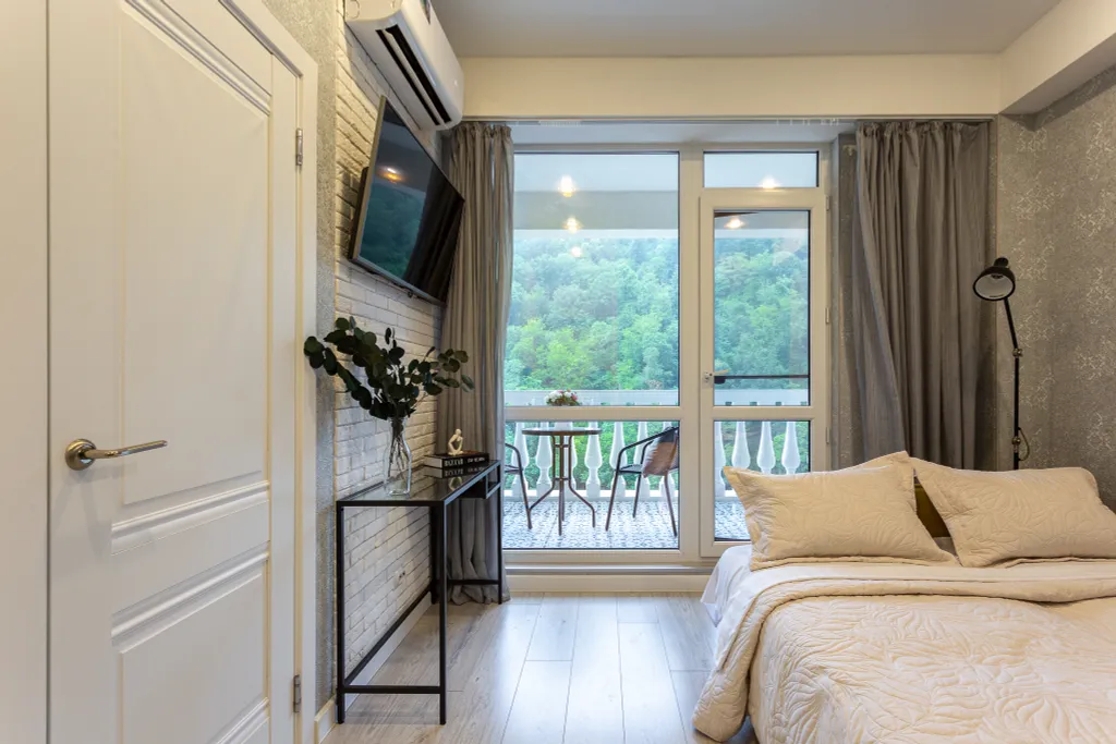 Квартира с балконом и видом на гору