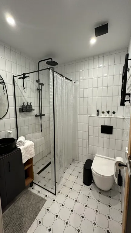 Дом с мольбертом