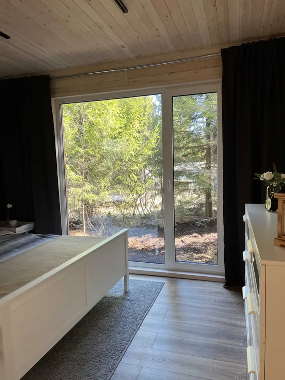 Коттедж Дом с панорамными окнами в лесу — Ломоносов