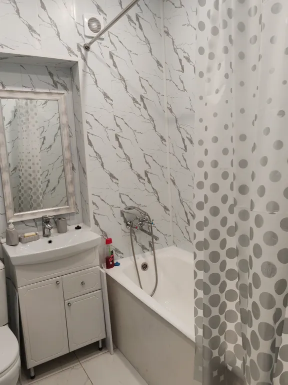 Уютная двухкомнатная квартира с отдельным входом в центре района