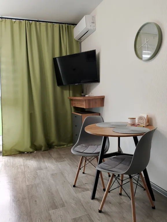 Комфортная квартира с панорамным окном в новом доме